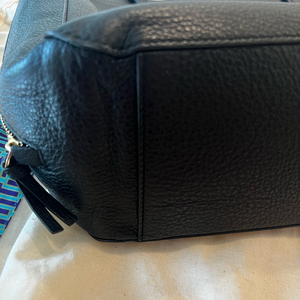 Tory Burch Black Pebbled Leather Ivy Zip Tote - Picture 15 of 16